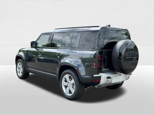 2025 Land Rover Defender 110 P300