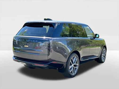 2025 Land Rover Range Rover P550e SE