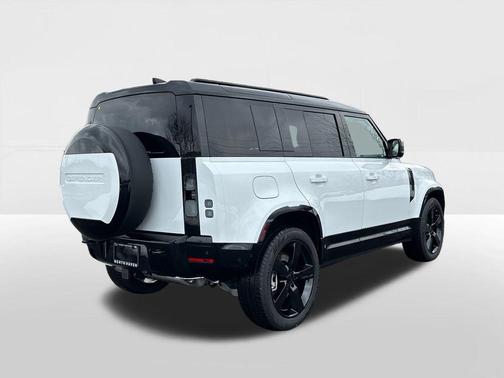 2026 Land Rover Defender P400 X-Dynamic SE