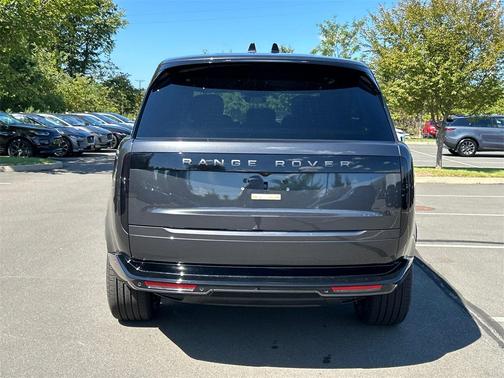 2025 Land Rover Range Rover P400 SE 7 Seat