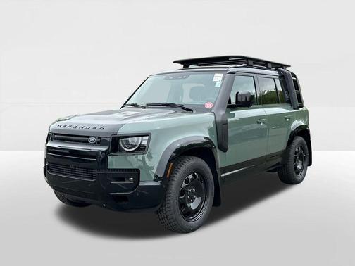 Keswick Green Metallic 2026 Land Rover Defender P400 Trophy Edition Keswick