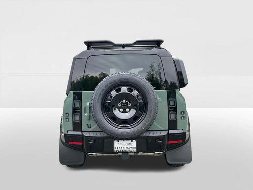 Keswick Green Metallic 2026 Land Rover Defender P400 Trophy Edition Keswick