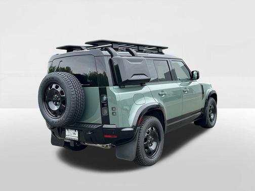 Keswick Green Metallic 2026 Land Rover Defender P400 Trophy Edition Keswick