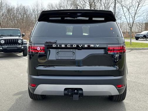 2025 Land Rover Discovery P300 S