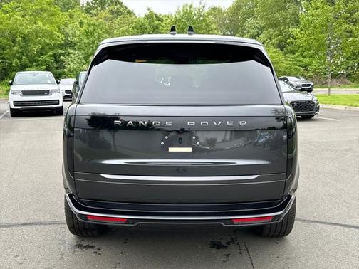 2025 Land Rover Range Rover P550e SE