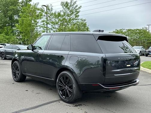 2025 Land Rover Range Rover P550e SE