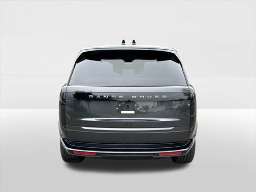 2025 Land Rover Range Rover P550e SE