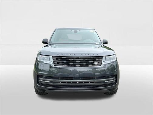 2025 Land Rover Range Rover P550e SE