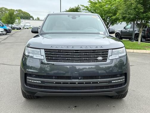 2025 Land Rover Range Rover P550e SE