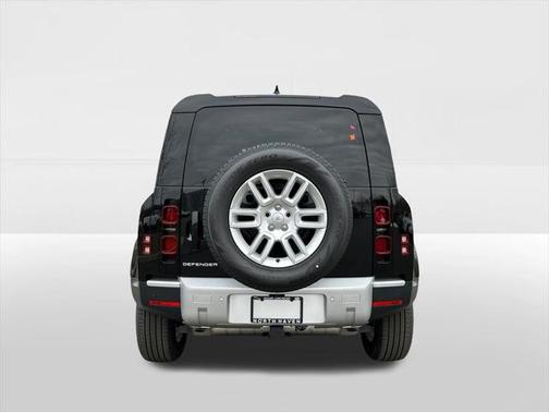 2025 Land Rover Defender 110 P400 S