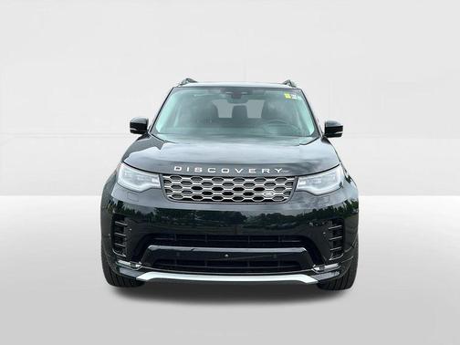 Santorini Black Metallic 2025 Land Rover Discovery P360 Metropolitan Edition