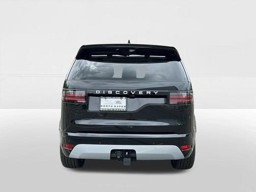 Santorini Black Metallic 2025 Land Rover Discovery P360 Metropolitan Edition