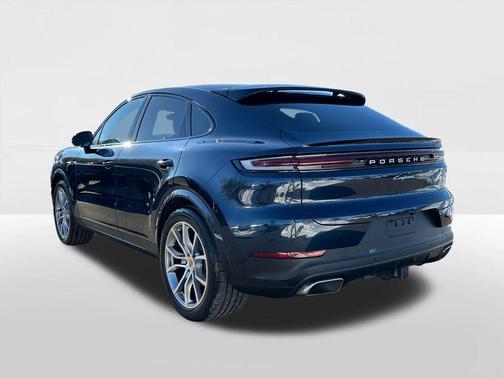 2024 Porsche Cayenne Base (Tiptronic)