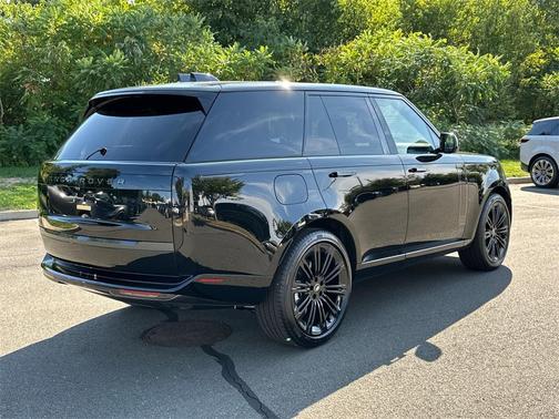 2025 Land Rover Range Rover P400 SE