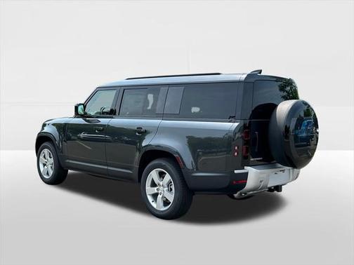 2025 Land Rover Defender 130 P300 S