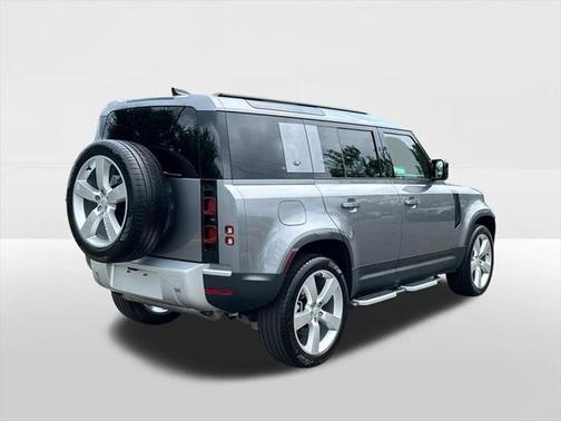 2024 Land Rover Defender 110 P400 S