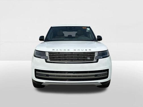 White 2026 Land Rover Range Rover P550e SE