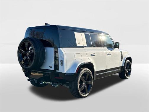 2023 Land Rover Defender 110 V8