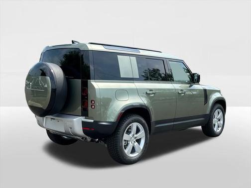 2025 Land Rover Defender 110 P300