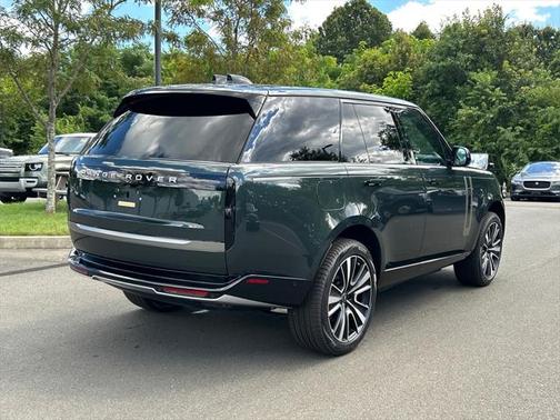 2025 Land Rover Range Rover P550e SE