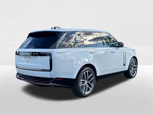 2025 Land Rover Range Rover P550e SE