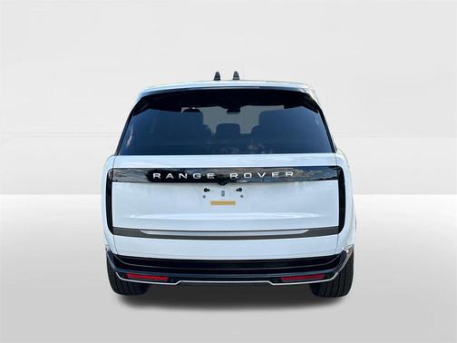 2025 Land Rover Range Rover P550e SE