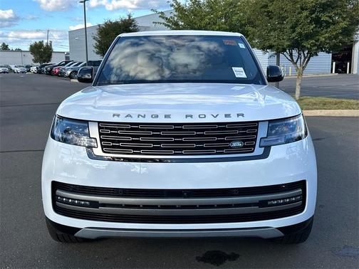 2025 Land Rover Range Rover P550e SE