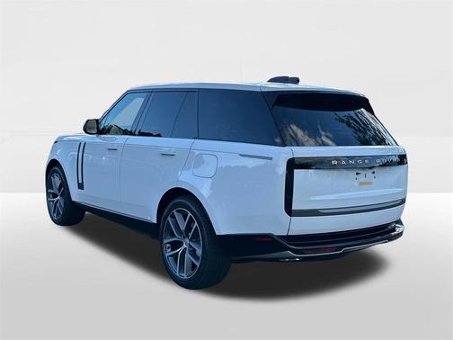 2025 Land Rover Range Rover P550e SE