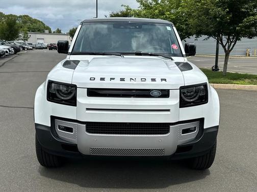 2025 Land Rover Defender 110 P400 S