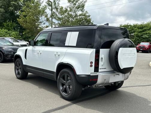 2025 Land Rover Defender 110 P400 S