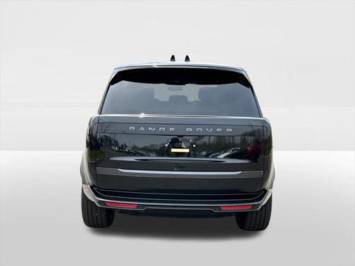 2025 Land Rover Range Rover P550e SE