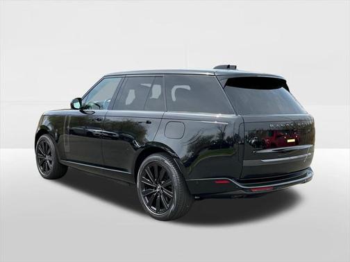 2025 Land Rover Range Rover P550e SE