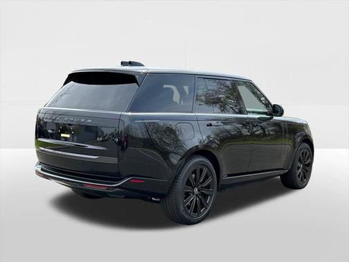 2025 Land Rover Range Rover P550e SE