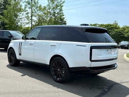 2025 Land Rover Range Rover P400 SE 7 Seat
