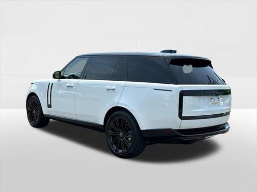 2025 Land Rover Range Rover P400 SE 7 Seat