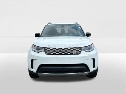 Fuji White 2025 Land Rover Discovery P300 S