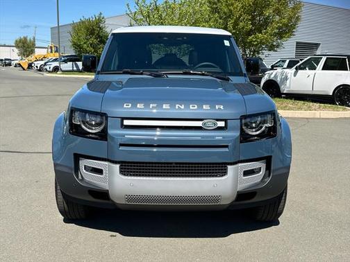 2025 Land Rover Defender 110 P300