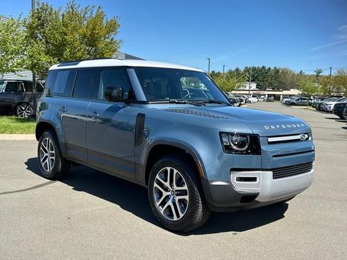 2025 Land Rover Defender 110 P300
