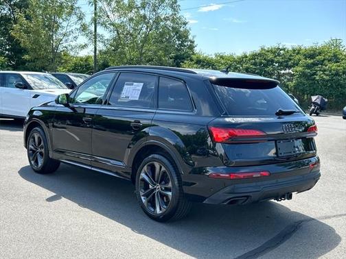 2025 Audi Q7 55 Premium Plus