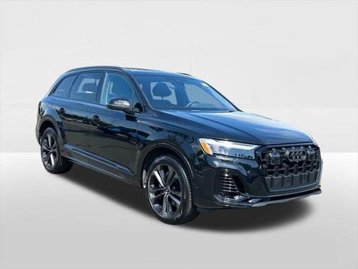 2025 Audi Q7 55 Premium Plus