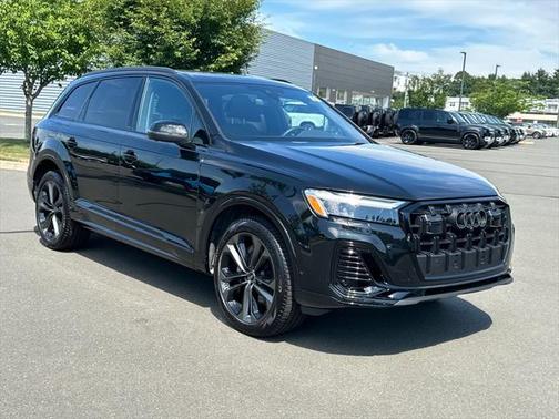 2025 Audi Q7 55 Premium Plus
