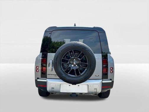 2023 Land Rover Defender 130 SE
