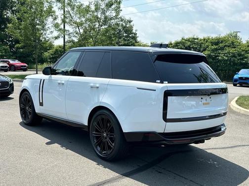 2025 Land Rover Range Rover P400 SE