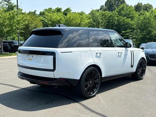 2025 Land Rover Range Rover P400 SE