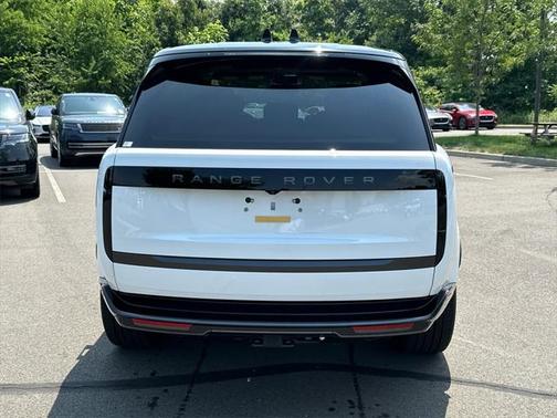 2025 Land Rover Range Rover P400 SE