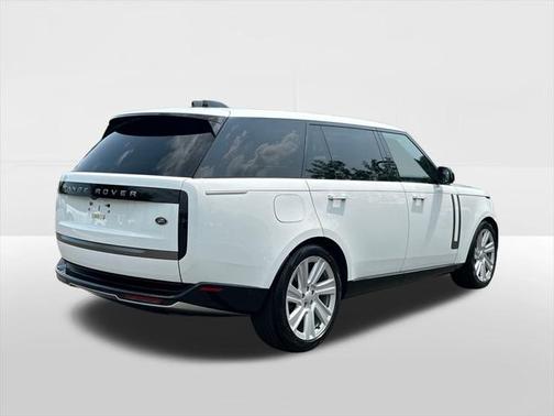 2023 Land Rover Range Rover P530 SE