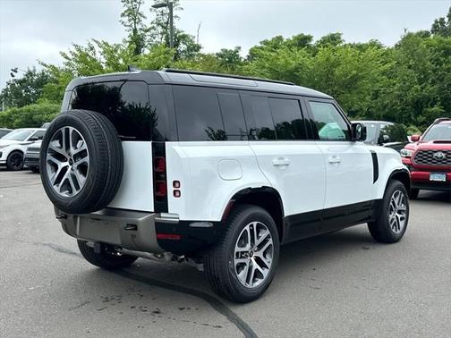 2025 Land Rover Defender 110 P400 X-Dynamic SE