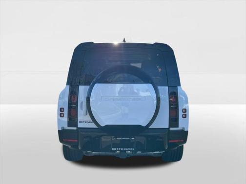 2025 Land Rover Defender 130 P400 X-Dynamic SE