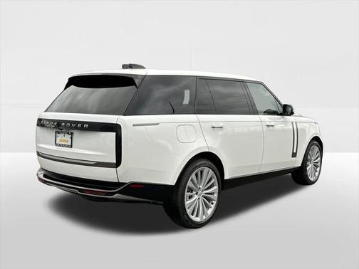 2025 Land Rover Range Rover P400 SE 7 Seat
