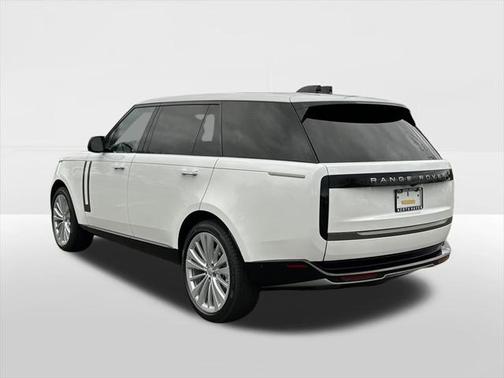 2025 Land Rover Range Rover P400 SE 7 Seat